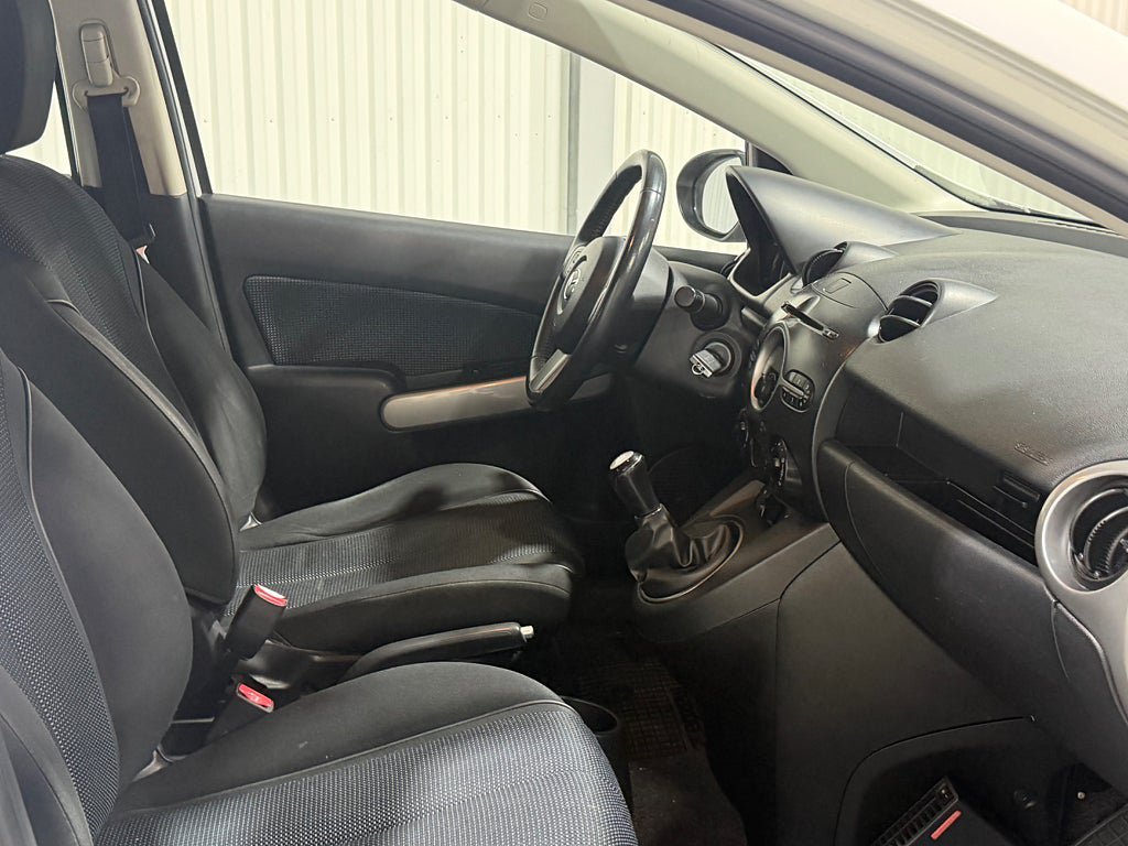 Vehicle Image 9