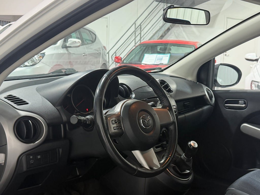 Vehicle Image 11