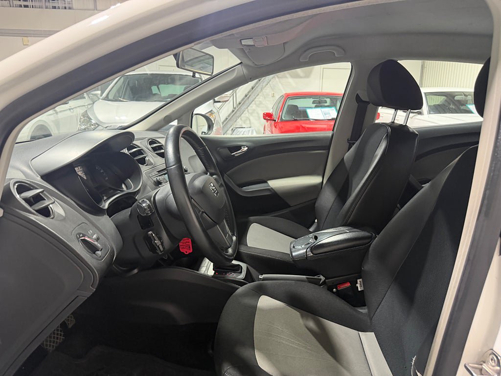 Vehicle Image 11