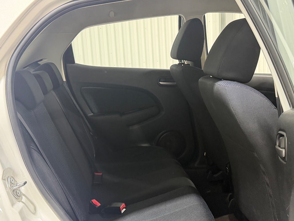 Vehicle Image 13