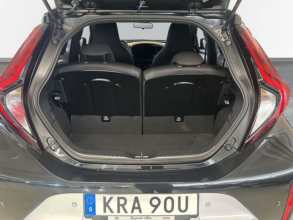 Vehicle Image 11