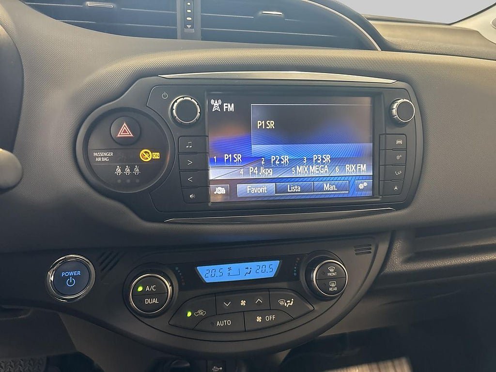 Vehicle Image 16