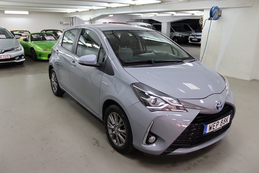 Vehicle Image 5