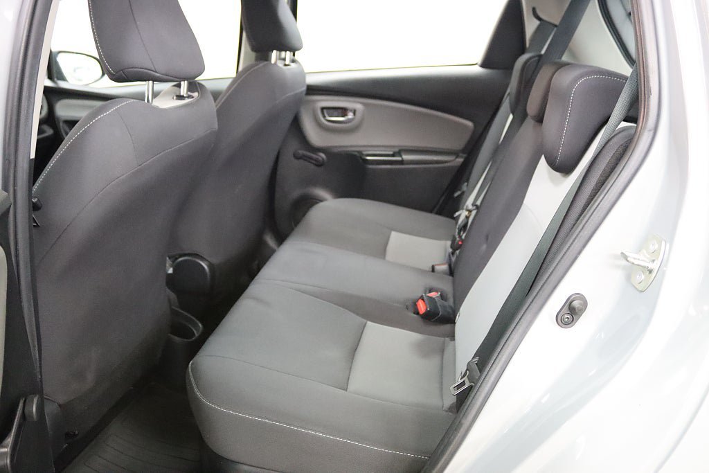 Vehicle Image 13