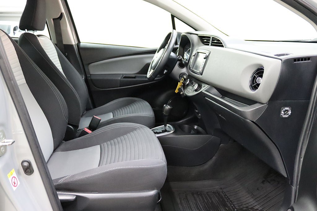 Vehicle Image 14