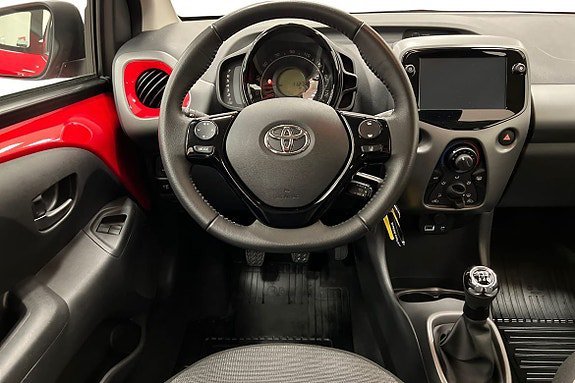 Vehicle Image 11