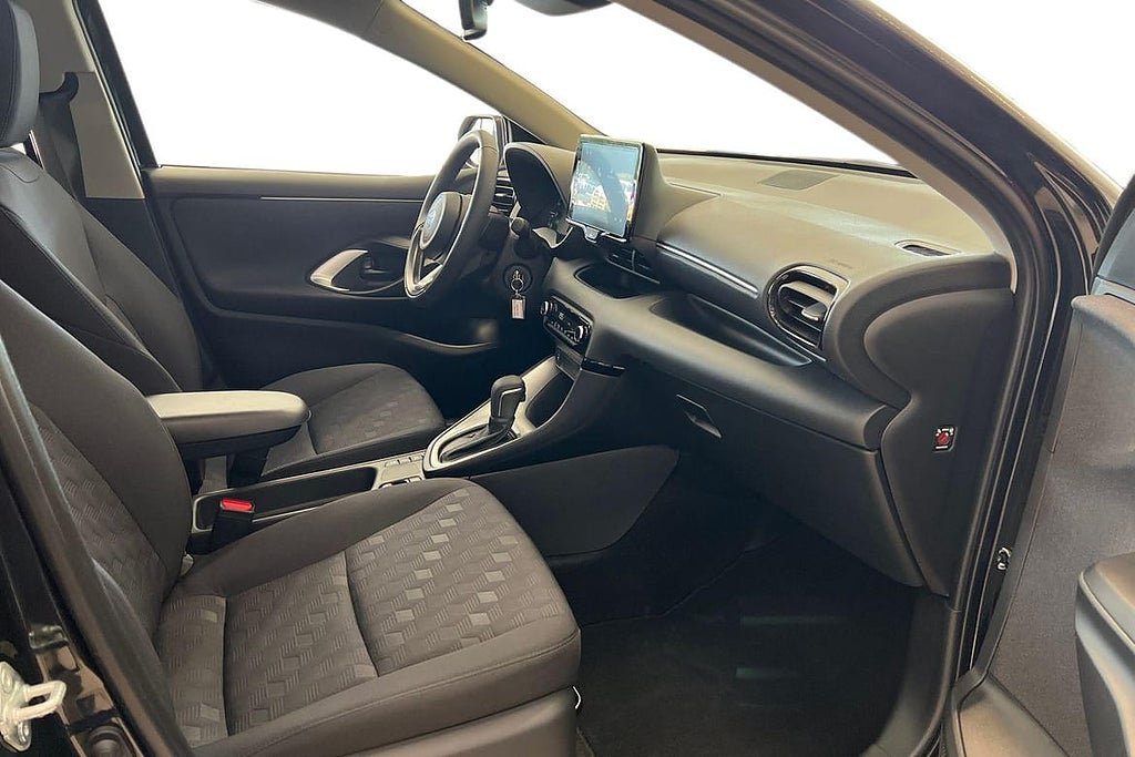 Vehicle Image 6