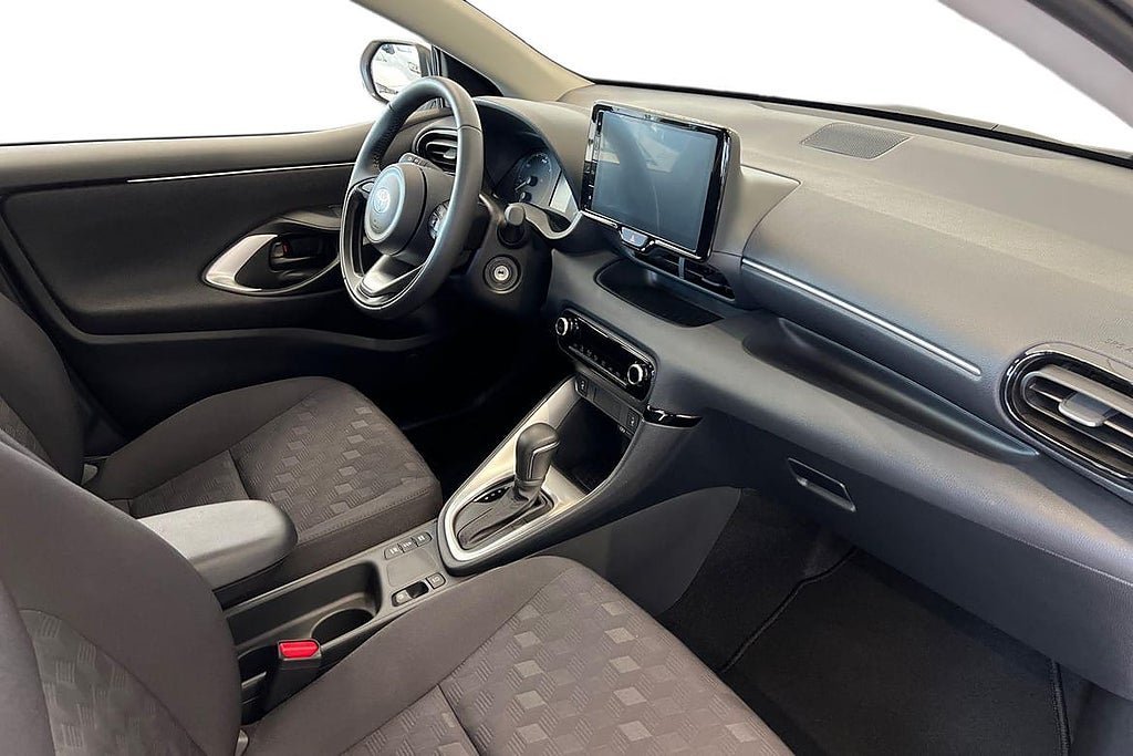 Vehicle Image 6