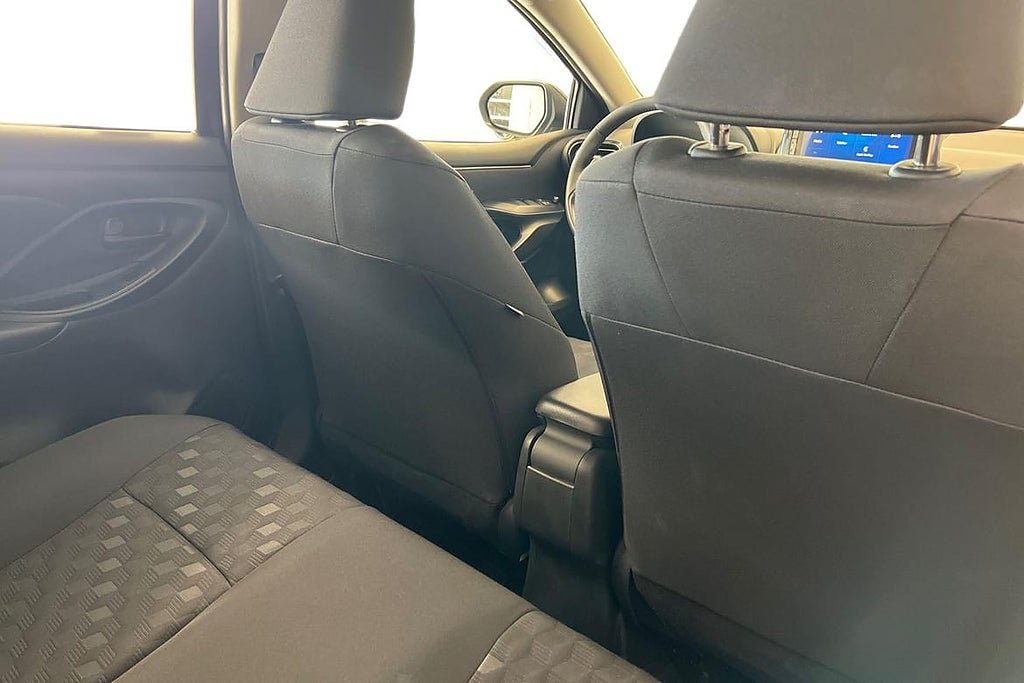 Vehicle Image 7