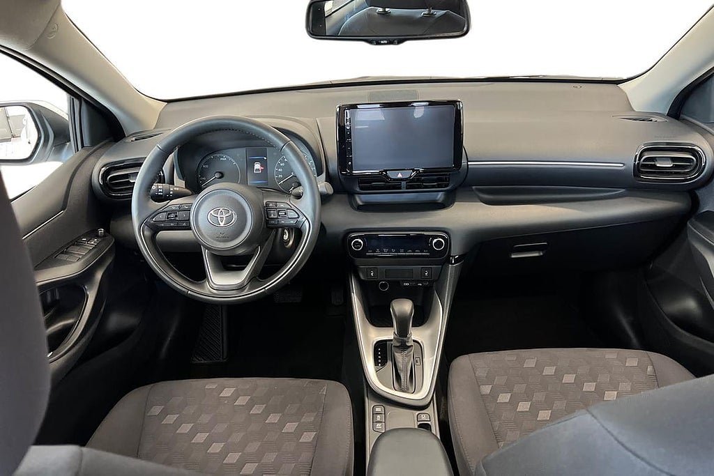 Vehicle Image 8