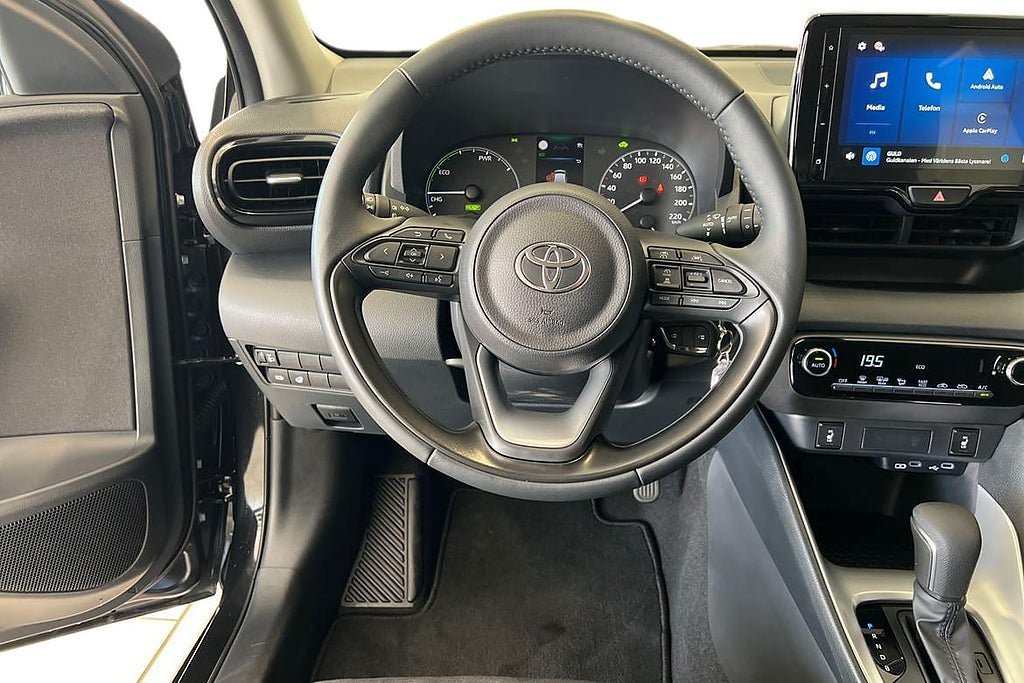 Vehicle Image 9