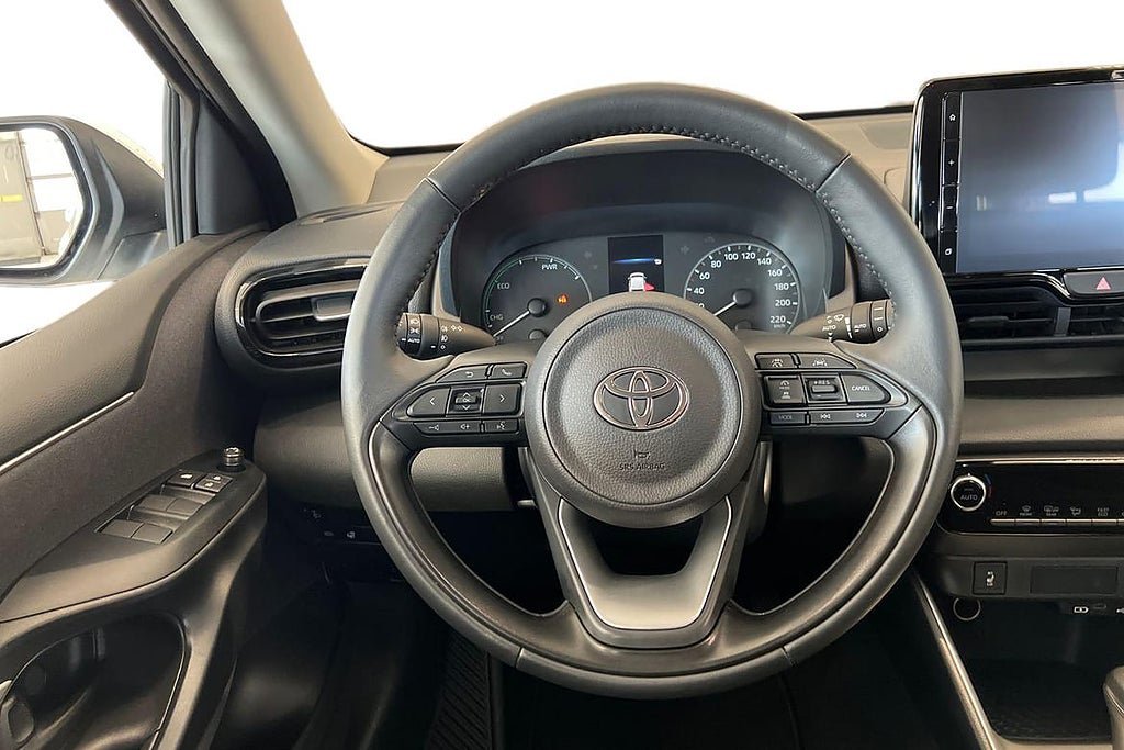 Vehicle Image 9