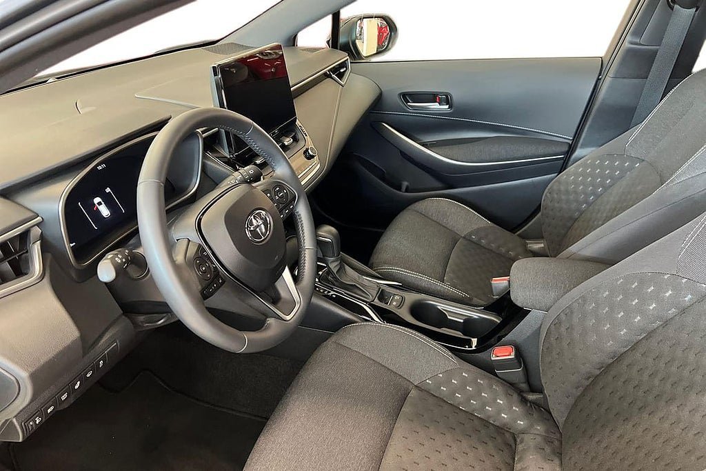 Vehicle Image 12