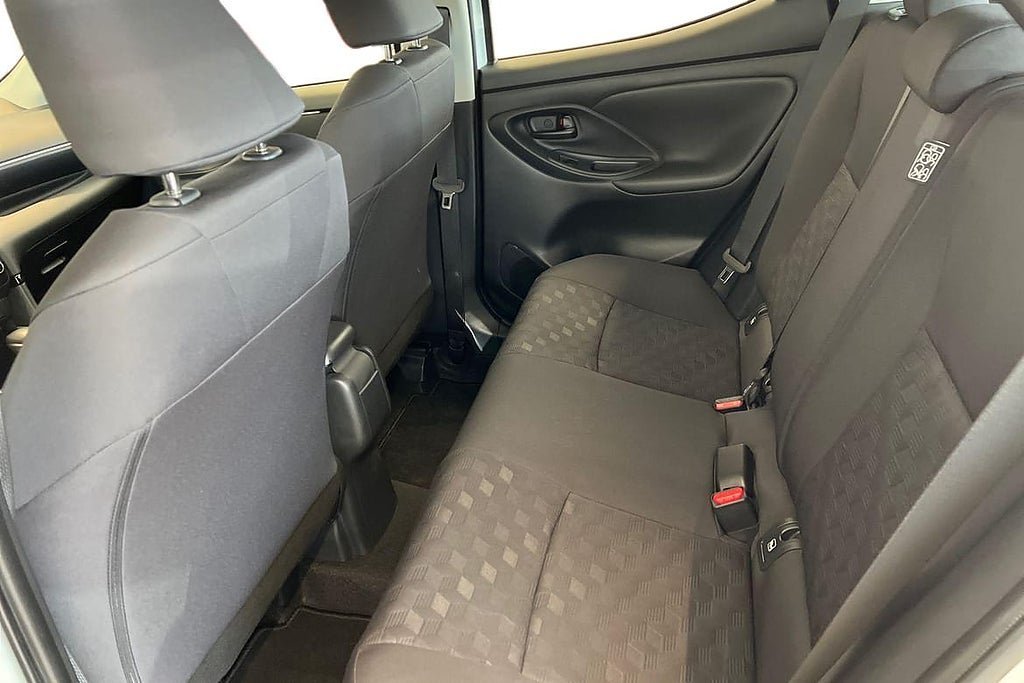 Vehicle Image 11