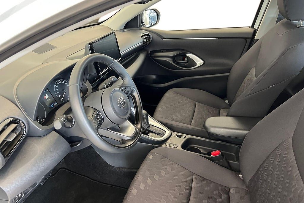 Vehicle Image 12
