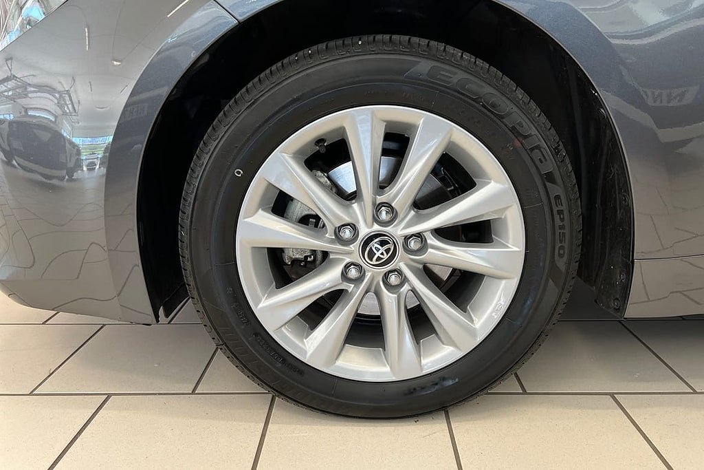 Vehicle Image 15