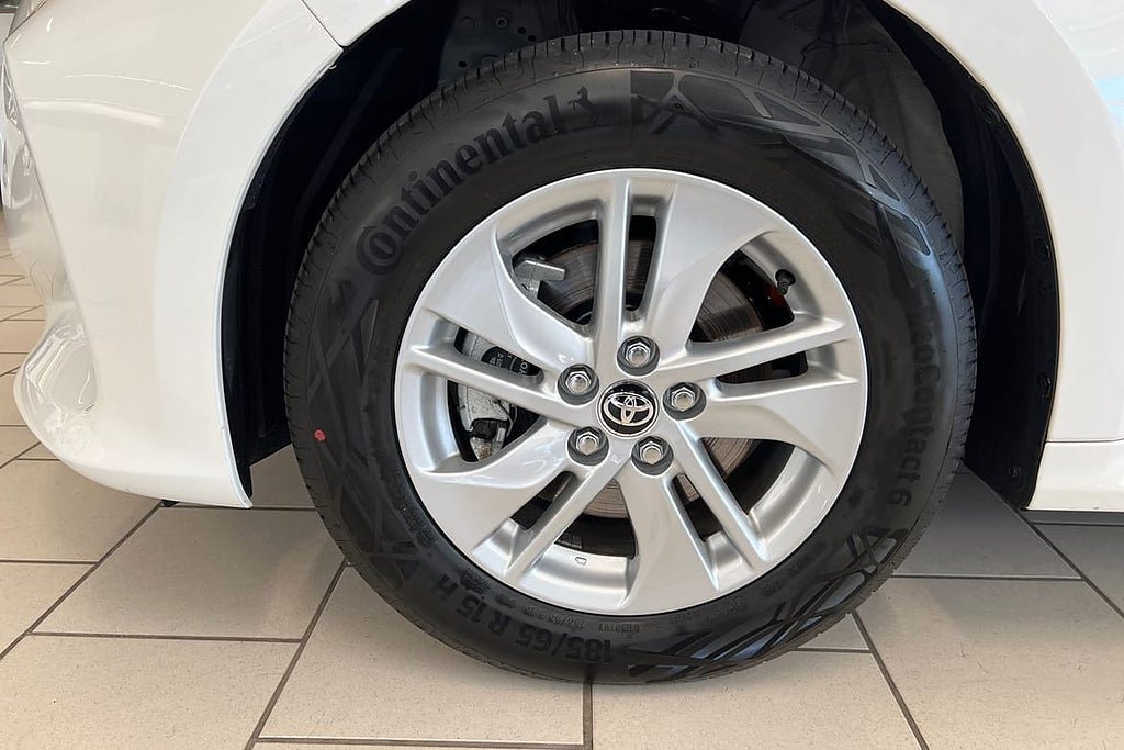 Vehicle Image 15