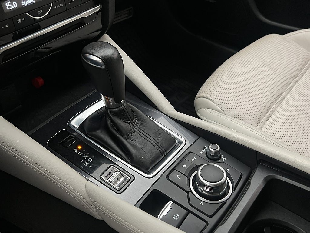 Vehicle Image 26