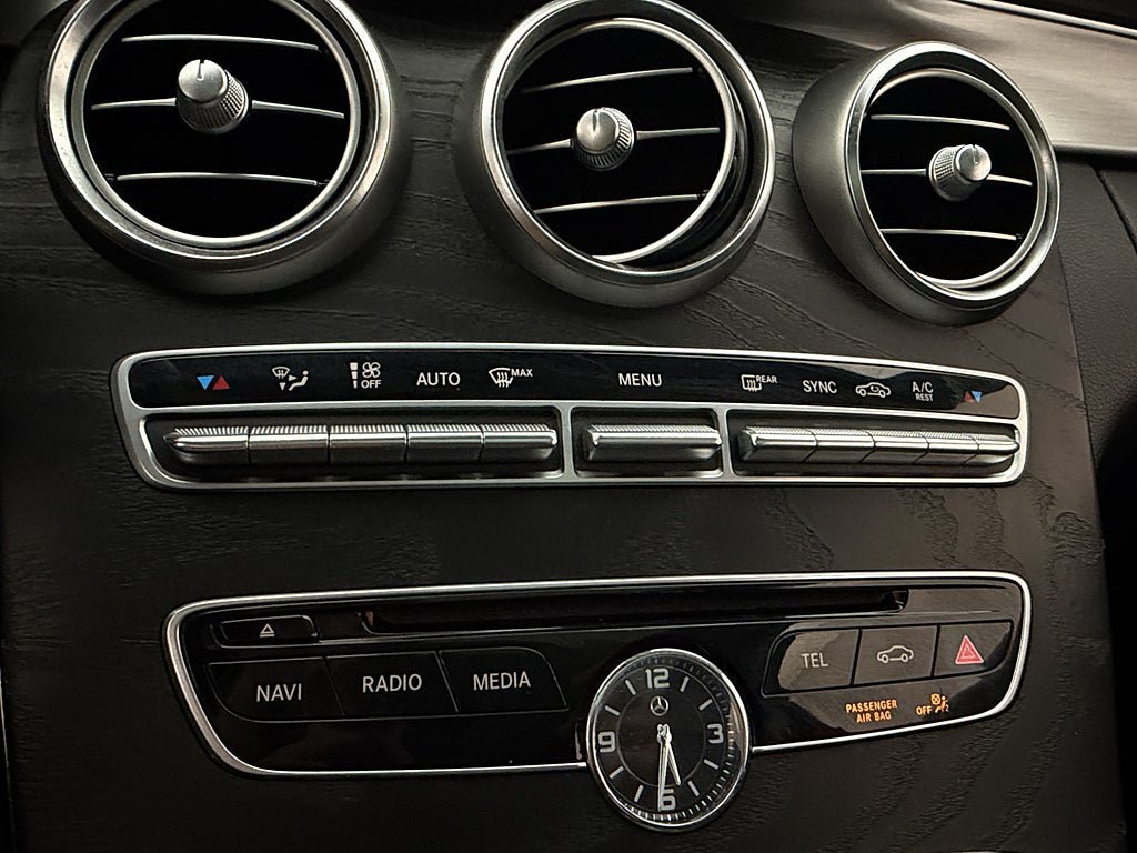 Vehicle Image 28