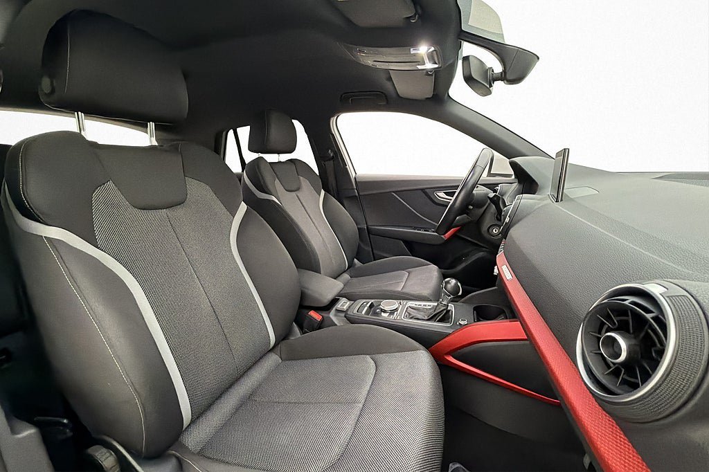 Vehicle Image 21