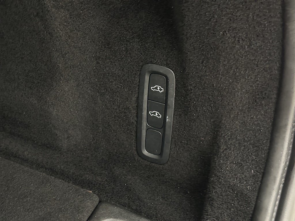 Vehicle Image 28