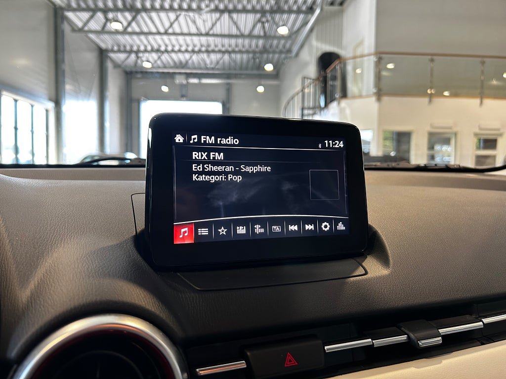 Vehicle Image 11