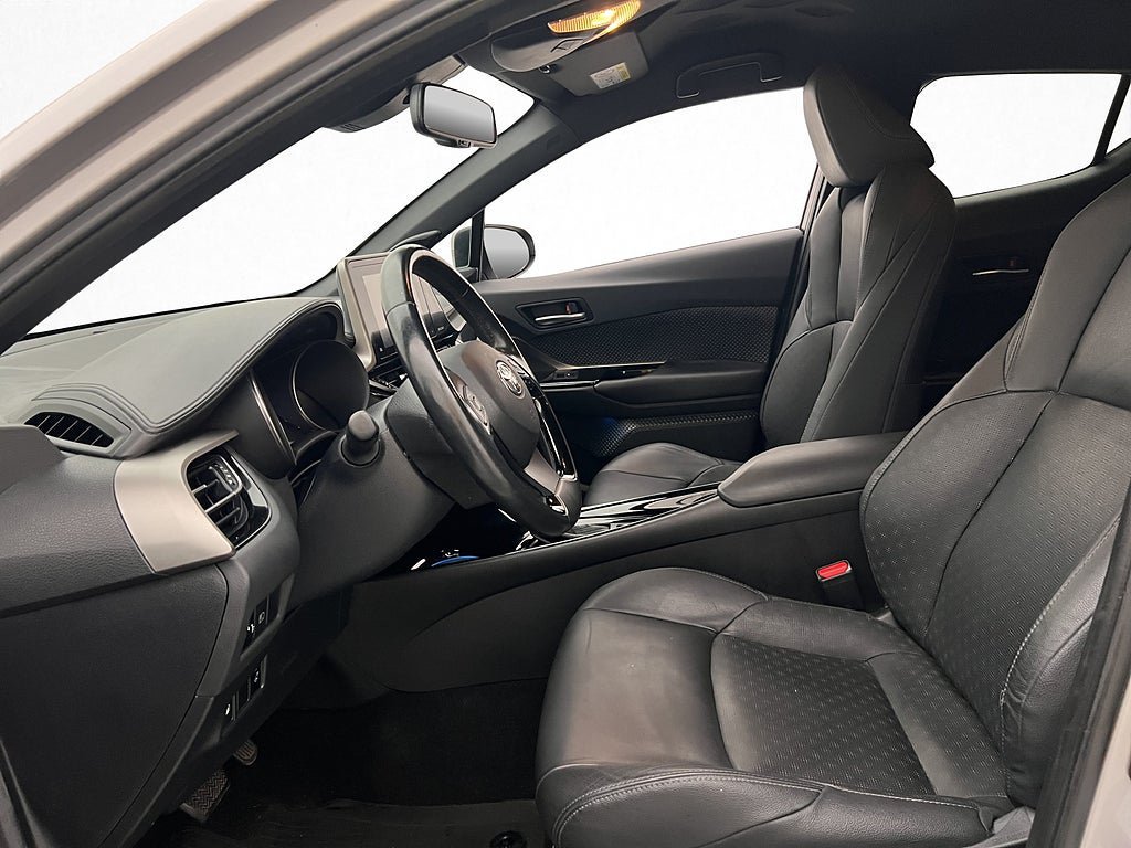 Vehicle Image 10