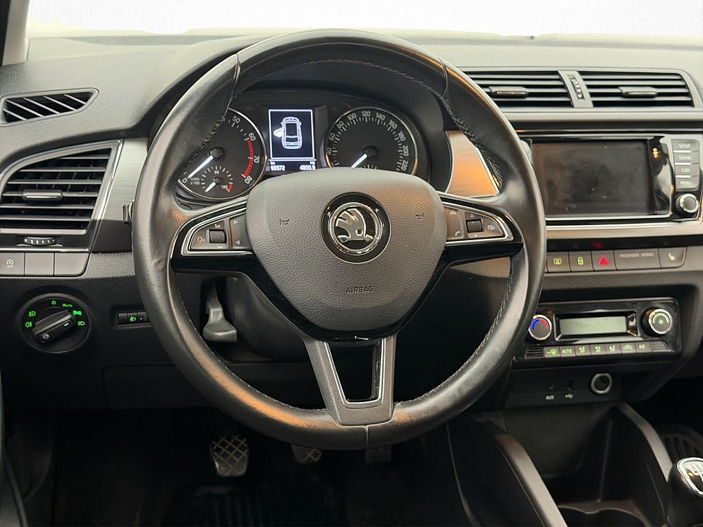 Vehicle Image 11