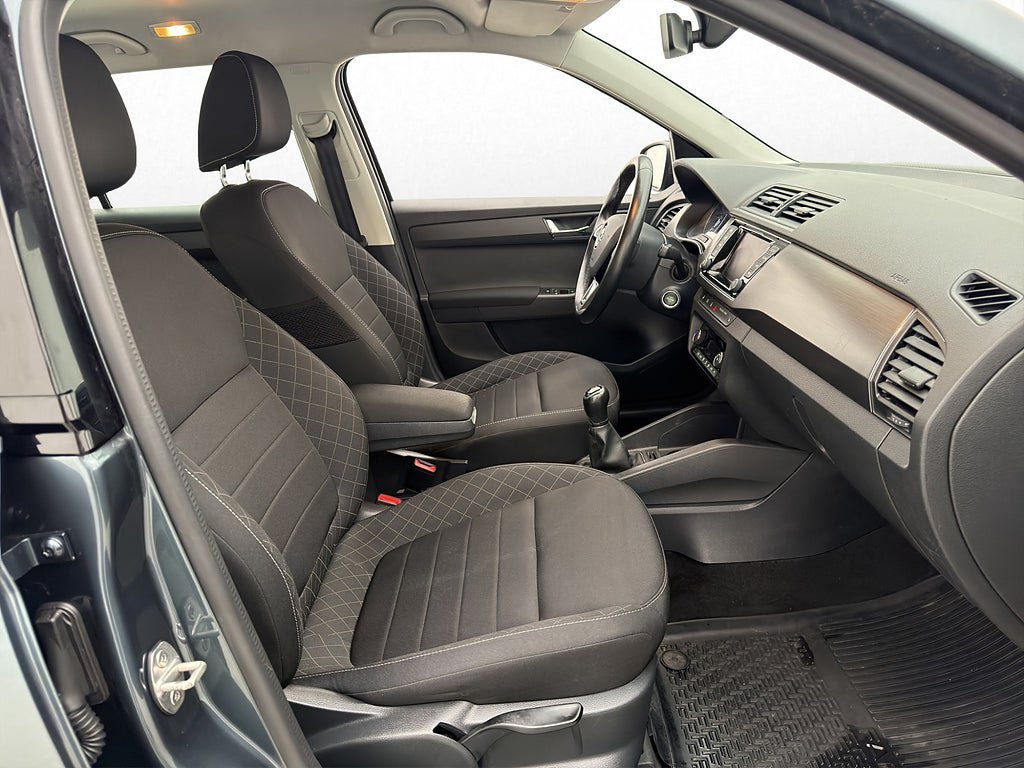 Vehicle Image 12