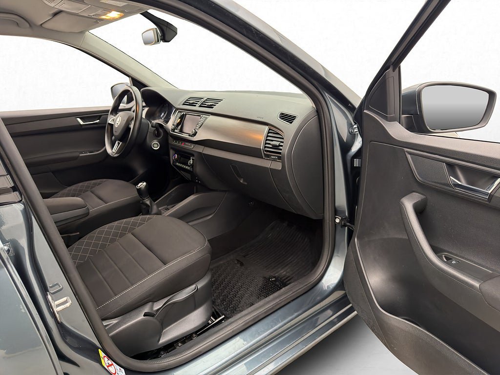 Vehicle Image 13