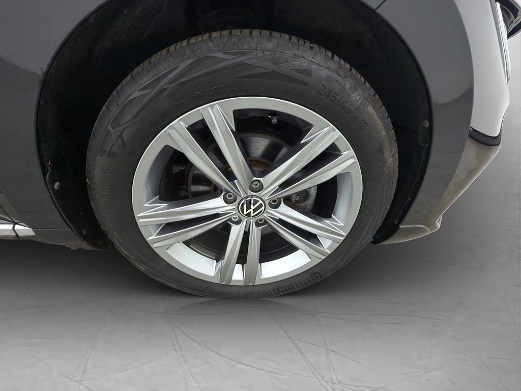 Vehicle Image 32