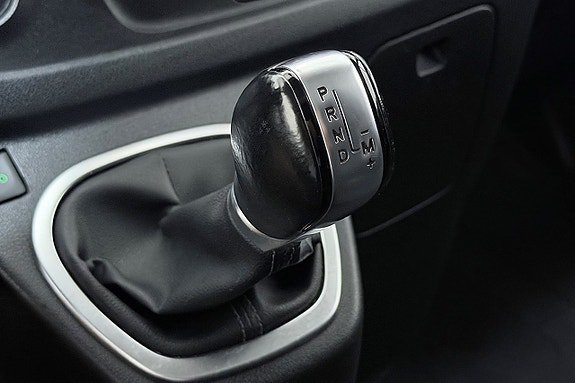 Vehicle Image 28