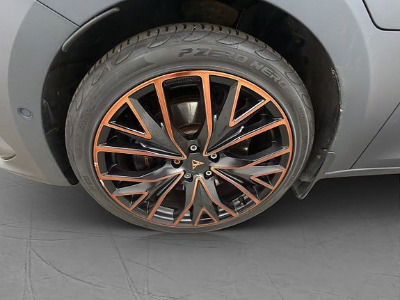 Vehicle Image 32
