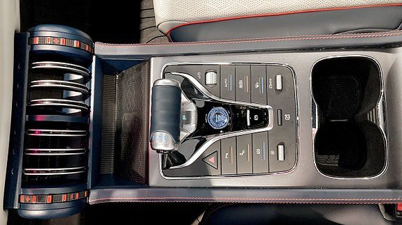 Vehicle Image 16