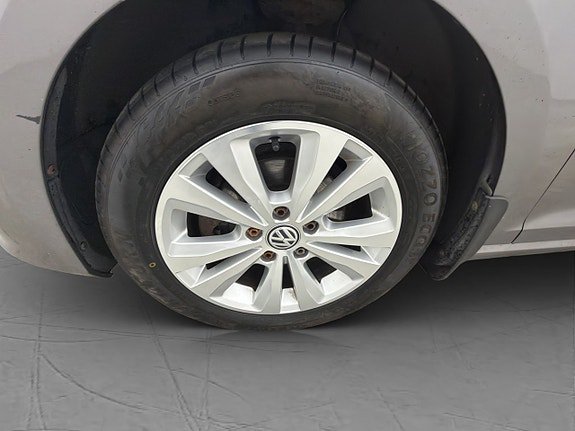 Vehicle Image 24