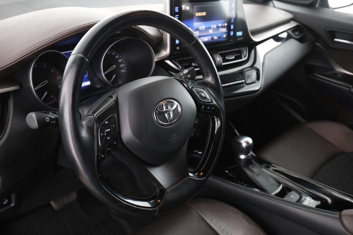 Vehicle Image 12