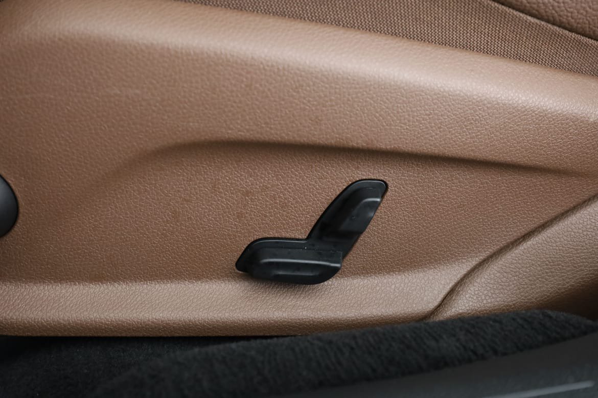 Vehicle Image 38