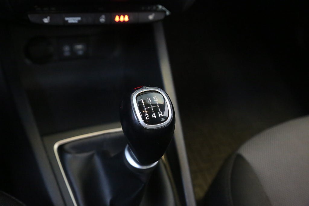 Vehicle Image 18