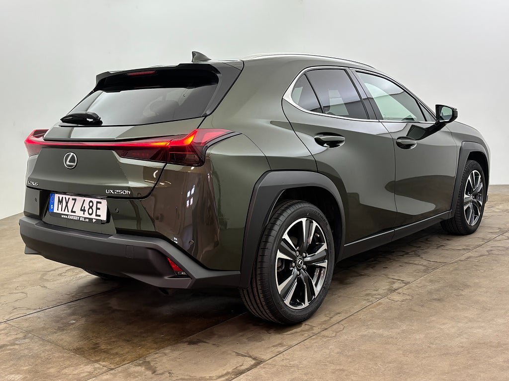 Vehicle Image 6