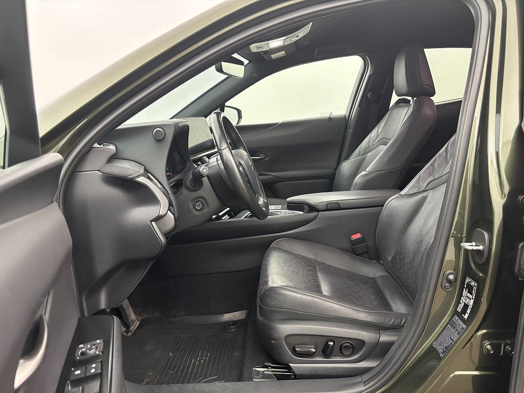 Vehicle Image 13