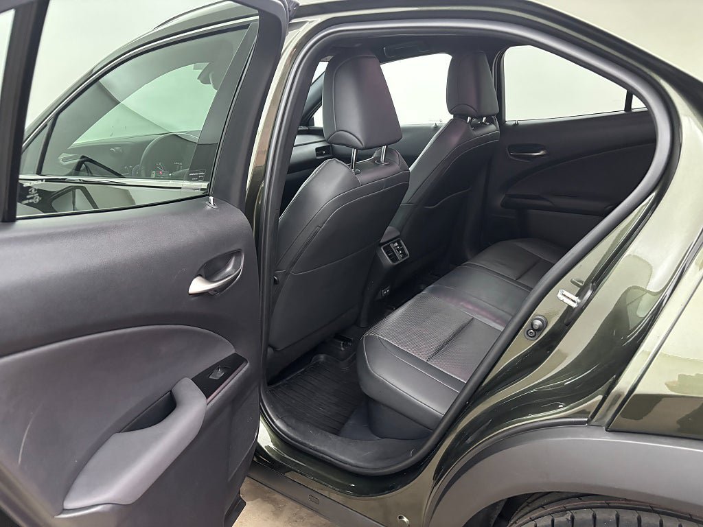 Vehicle Image 14