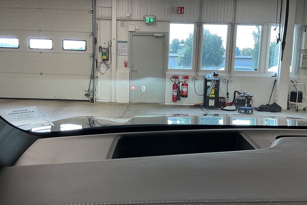 Vehicle Image 28
