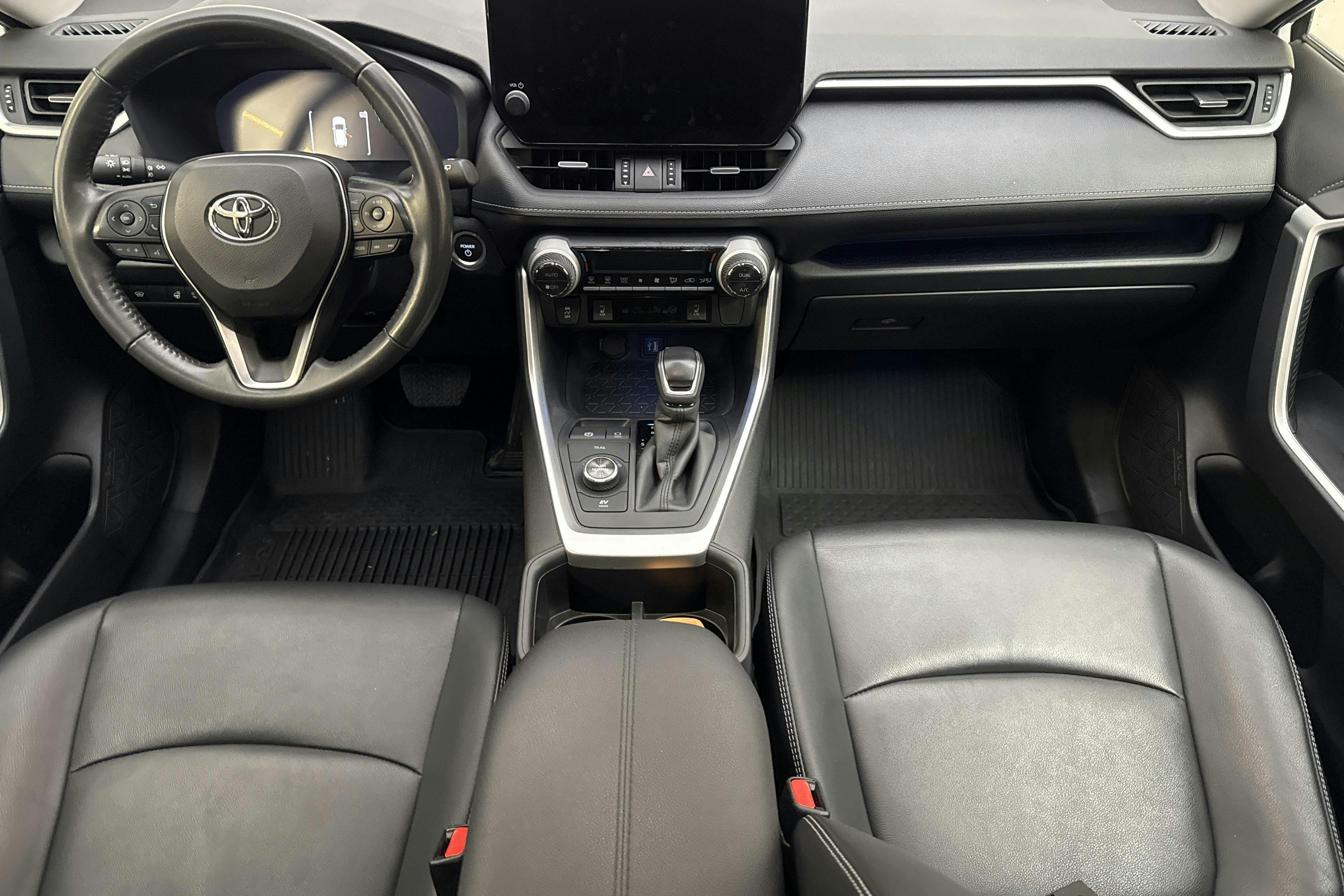 Vehicle Image 6