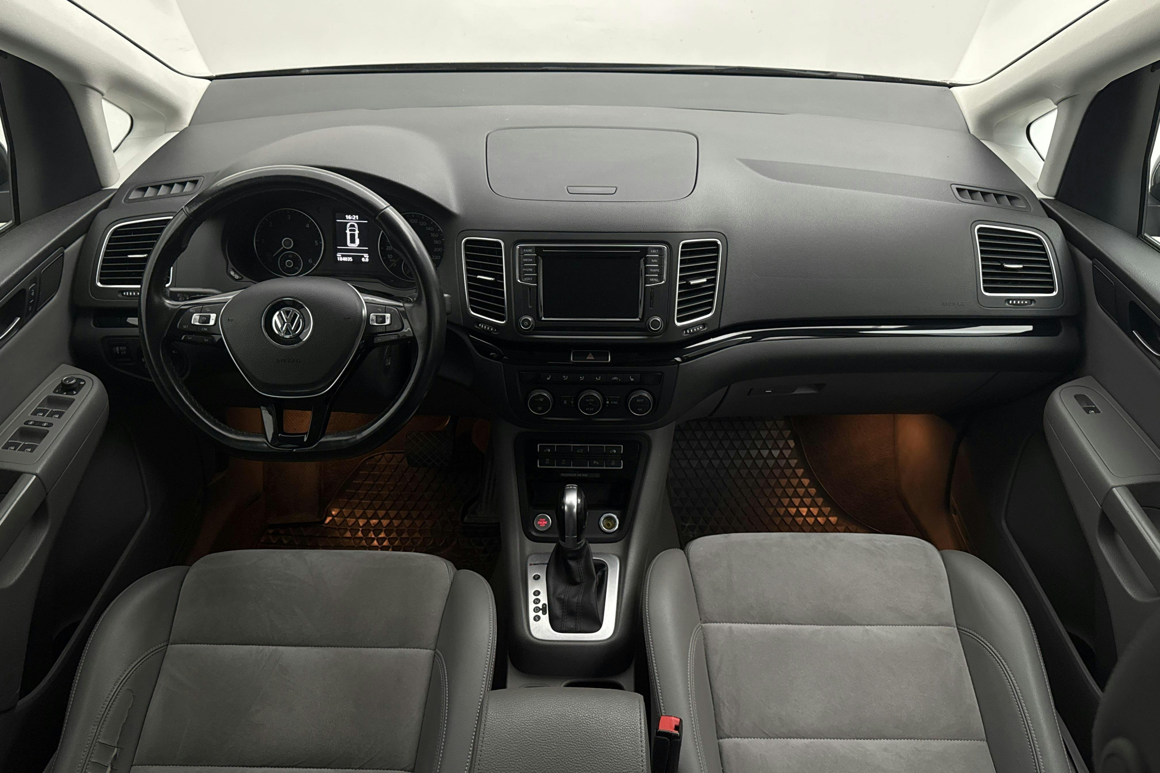 Vehicle Image 6