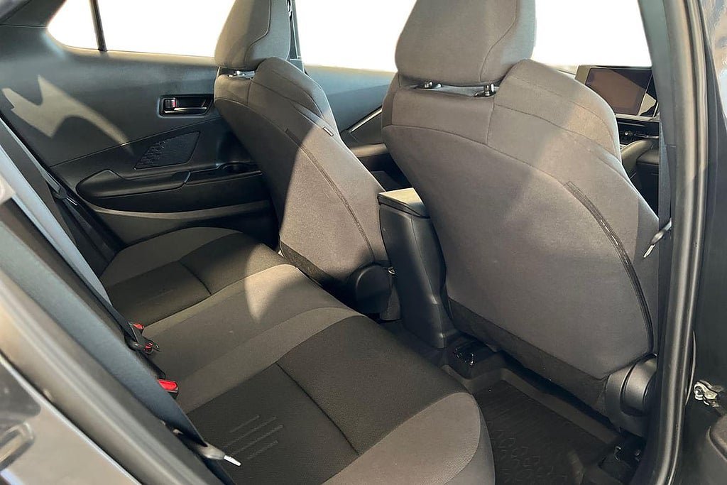 Vehicle Image 9