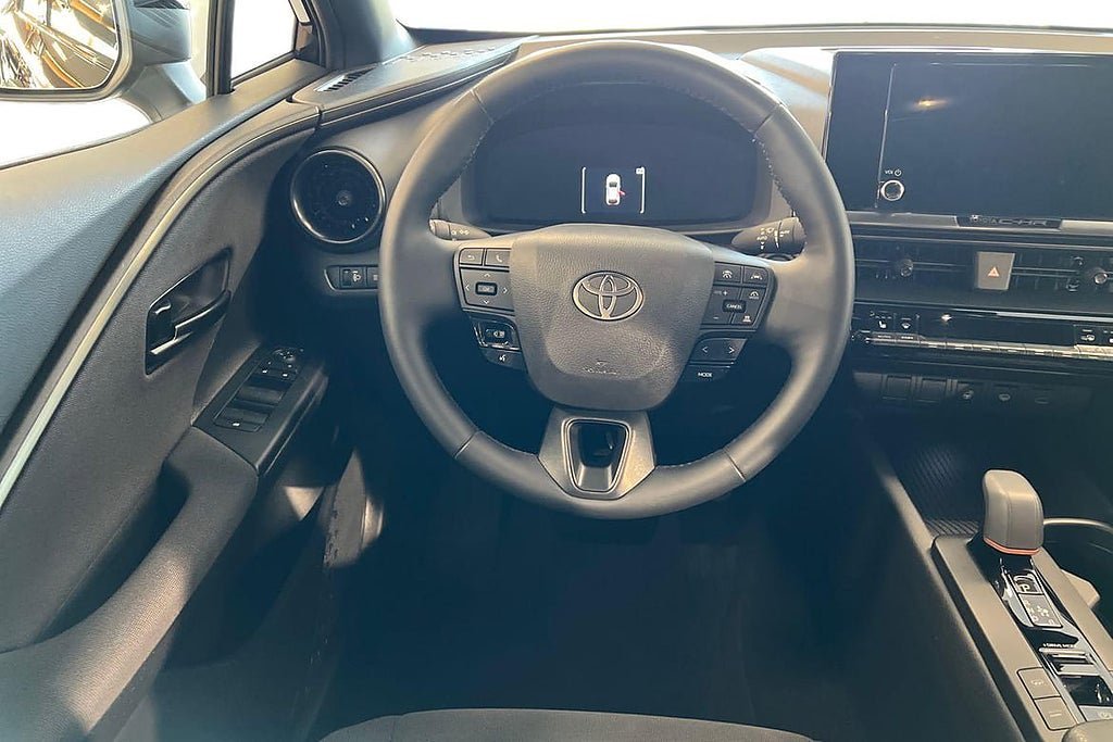 Vehicle Image 11