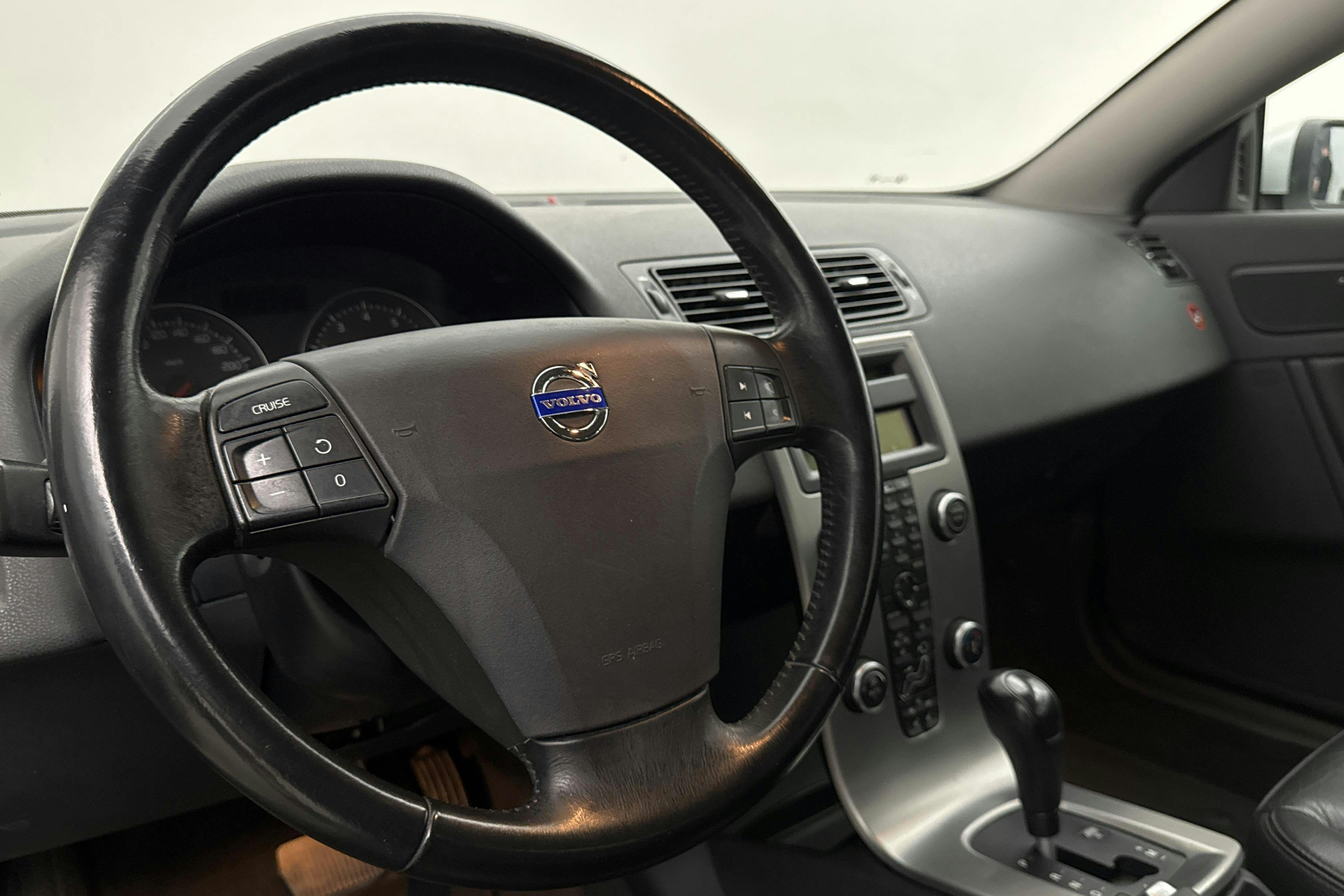 Vehicle Image 16