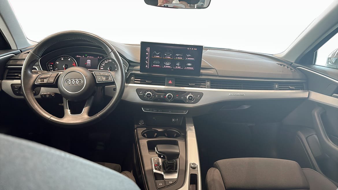 Vehicle Image 10