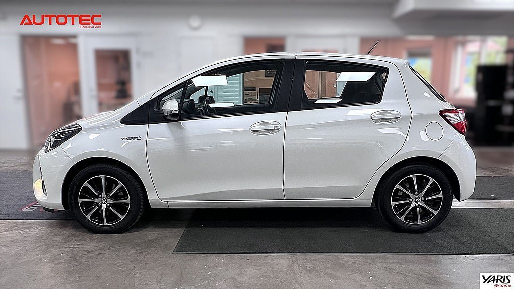Vehicle Image 9