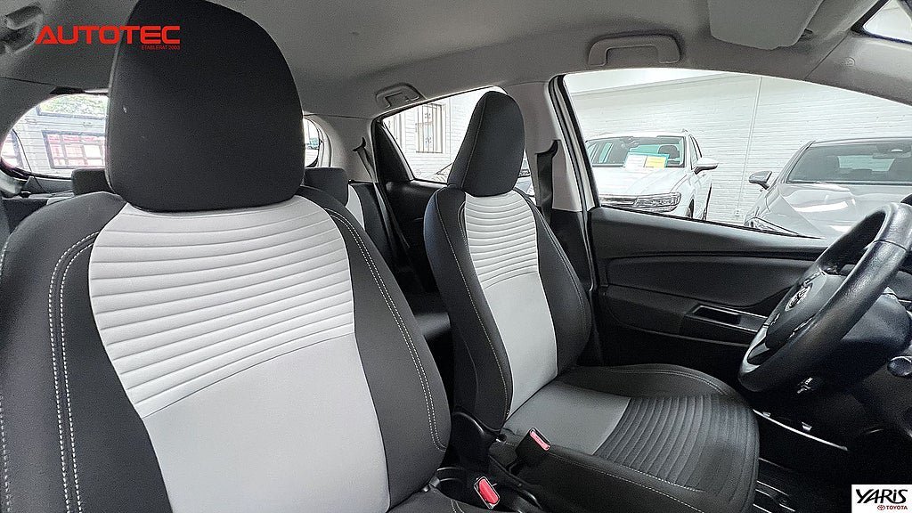 Vehicle Image 15